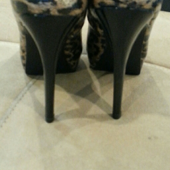 Steve Madden Cheetah print heels - Picture 5 of 5